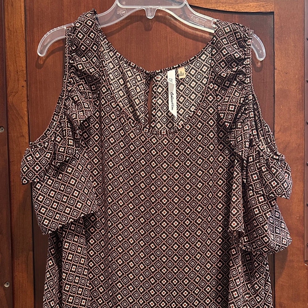 NY Collection Black and White Patterned Blouse